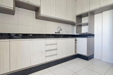 Apartamento &agrave; venda - 86m&sup2; - Zona I-A