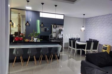 Casa &agrave; venda - 130m&sup2; - Jardim Caravelle