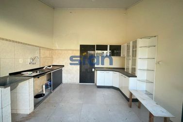 Casa &agrave; venda - 245m&sup2; - Zona II