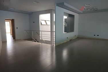 Sal&atilde;o Comercial para alugar - 336m&sup2; - Centro