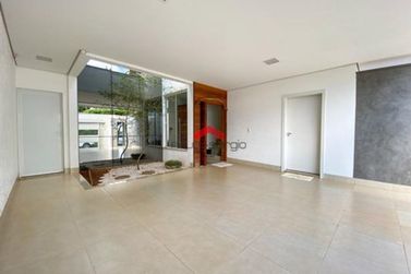 Sobrado &agrave; venda - 260m&sup2; - Parque do Lago