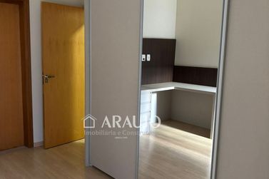 Casa &agrave; venda - 218m&sup2; - Condom&iacute;nio Residencial Portal das &Aacute;guas