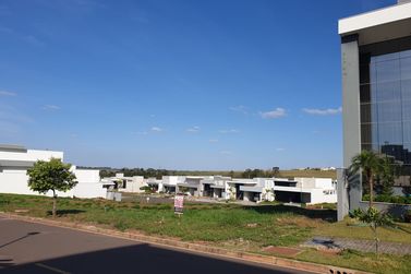 Terreno &agrave; venda - 259m&sup2; - Paysage Essenza Condom&iacute;nio