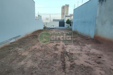 Terreno &agrave; venda - 203m&sup2; - Jardim Ibiza