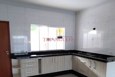 Sobrado &agrave; venda - 257m&sup2; - ZONA VII