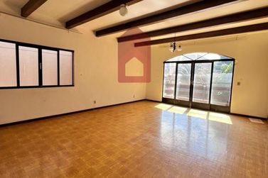 Casa &agrave; venda - 700m&sup2; - Centro