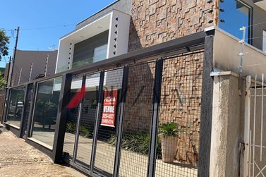 Sobrado &agrave; venda - 242m&sup2; - Zona II