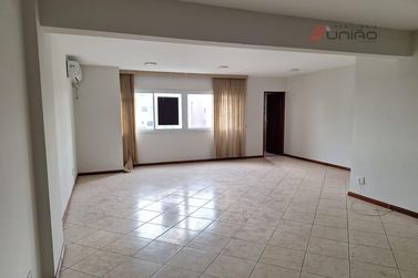 Sal&atilde;o Comercial &agrave; venda - 90m&sup2; - Zona 1