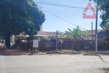 Terreno &agrave; venda - 360m&sup2; - Parque Danielle