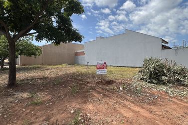 Terreno &agrave; venda - 205m&sup2; - Jardim das Gar&ccedil;as ll