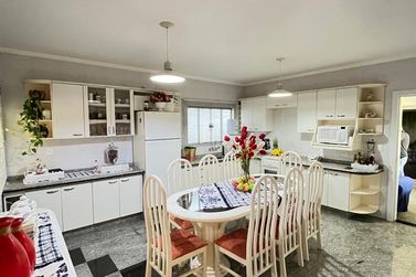 Sobrado &agrave; venda - 490m&sup2; - Centro
