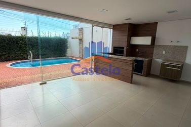 Casa &agrave; venda - 256m&sup2; - JARDIM BIRIGUI