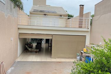 Sobrado &agrave; venda - 321m&sup2; - Zona VI