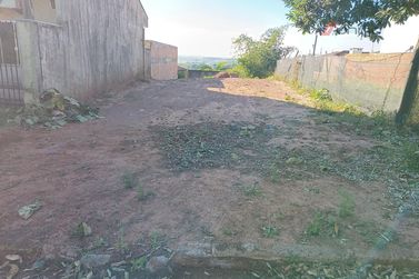 Terreno &agrave; venda - 210m&sup2; - Jardim Oriente