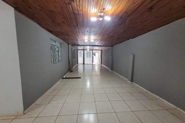 Casa para alugar - 324m&sup2; - Zona I