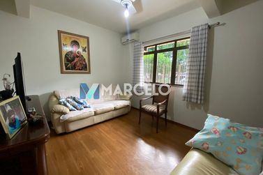 Sobrado &agrave; venda - 223m&sup2; - Zona II