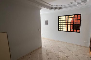 Casa para alugar - 100m&sup2; - Zona II