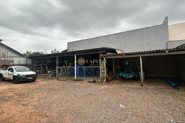Sal&atilde;o Comercial &agrave; venda - 176m&sup2; - Zona I