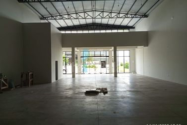 Sal&atilde;o Comercial para alugar - Zona III
