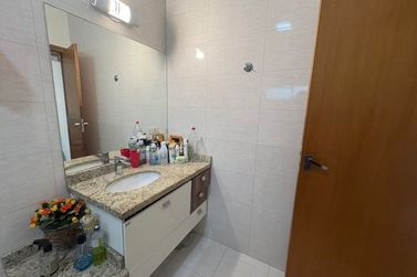 Casa &agrave; venda - 420m&sup2; - JARDIM SUZUKI