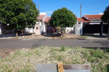 Terreno &agrave; venda - 180m&sup2; - Jardim Oriente