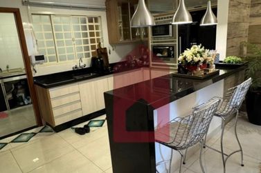 Casa &agrave; venda - 170m&sup2; - Jardim Alphavile