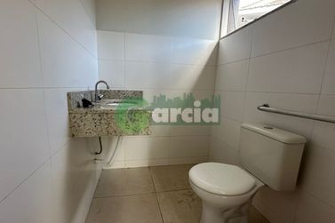 Sal&atilde;o Comercial para alugar - 486m&sup2; - ZONA III