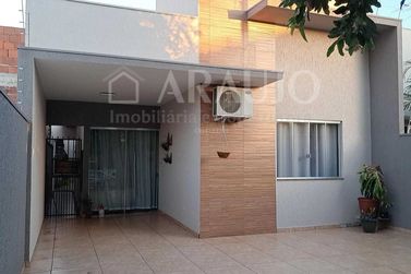 Casa &agrave; venda - 311m&sup2; - Jardim Castelo Branco