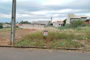 Terreno &agrave; venda - 180m&sup2; - Jardim Pimentel