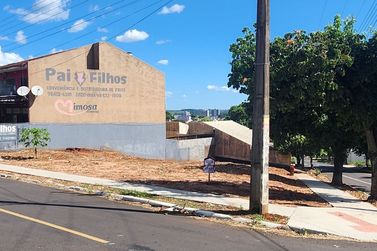 Terreno &agrave; venda - 412m&sup2; - Parque do Lago