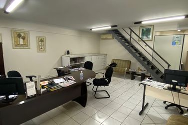 Sal&atilde;o Comercial &agrave; venda - 84m&sup2; - Zona I