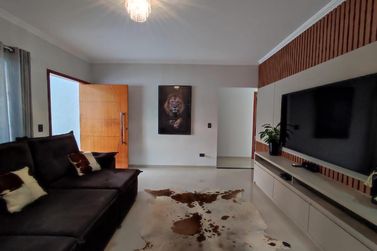 Casa &agrave; venda - 244m&sup2; - Zona V