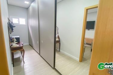 Casa &agrave; venda - 256m&sup2; - -