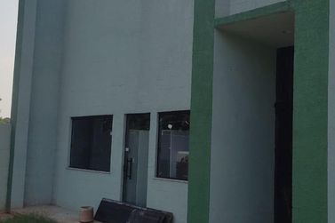 Sal&atilde;o Comercial &agrave; venda - 640m&sup2; - Zona Armazem