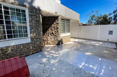 Casa &agrave; venda - 202m&sup2; - Zona Armaz&eacute;m