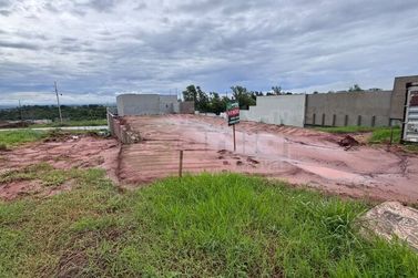Terreno &agrave; venda - 134m&sup2; - Isaura