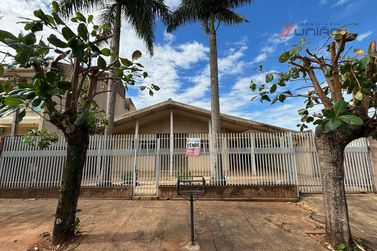 Casa &agrave; venda - 290m&sup2; - Zona III