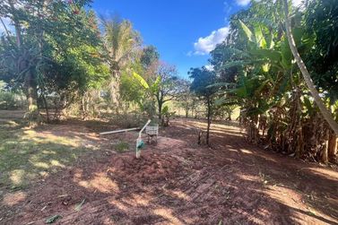 Ch&aacute;cara &agrave; venda - 