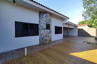 Casa para alugar - 203m&sup2; - ZONA IV