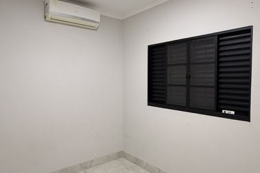 Casa &agrave; venda - 180m&sup2; - Jardim Para&iacute;so