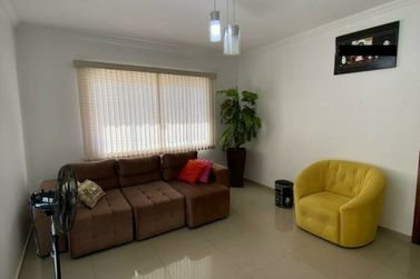 Casa &agrave; venda - 158m&sup2; - ZONA VI