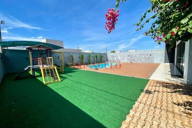 Casa &agrave; venda - 114m&sup2; - JARDIM SANTIAGO
