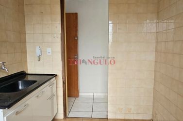 Apartamento &agrave; venda - 57m&sup2; - ZONA III