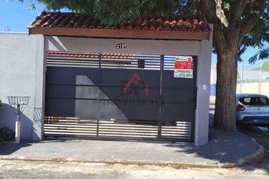 Casa &agrave; venda - 250m&sup2; - Jardim Uni&atilde;o