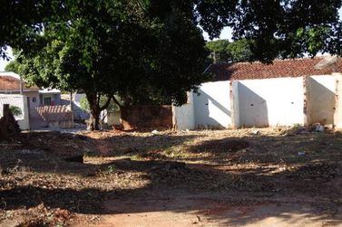 Terreno &agrave; venda - 279m&sup2; - Zona V