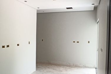 Casa &agrave; venda - 200m&sup2; - Zona VI