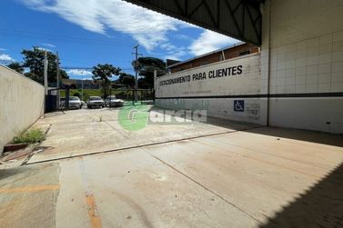 Sal&atilde;o Comercial para alugar - 280m&sup2; - Zona I-A