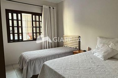 Casa &agrave; venda - 192m&sup2; - JARDIM GISELA