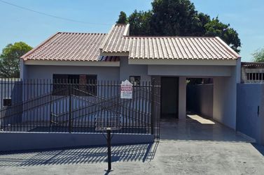 Casa &agrave; venda - 102m&sup2; - PARQUE SAN REMO II