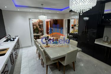 Casa &agrave; venda - 150m&sup2; - ZONA II